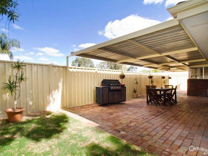 10 Coral Street, Martin WA 6110