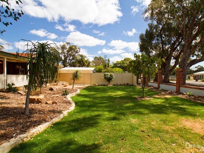 10 Coral Street, Martin WA 6110