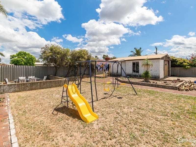 3 Coran Place, Camillo WA 6111
