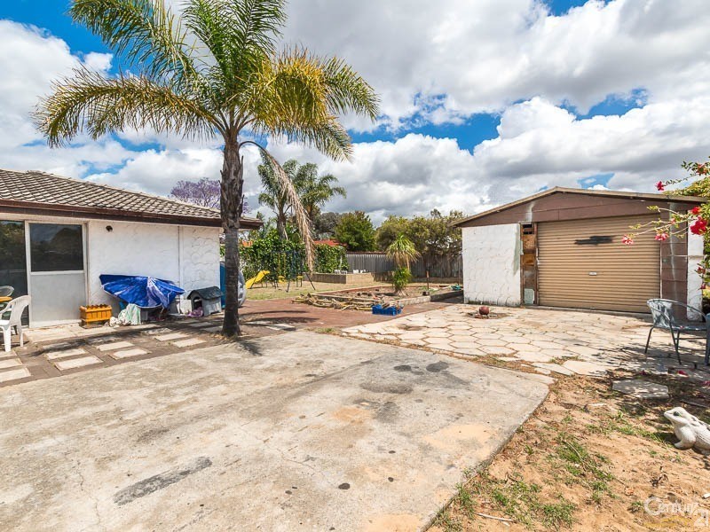 3 Coran Place, Camillo WA 6111