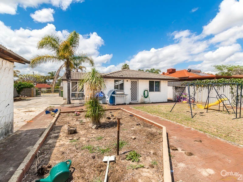 3 Coran Place, Camillo WA 6111