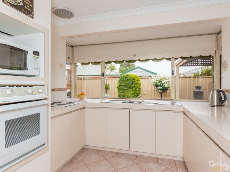 66 Flowerwood Way, Huntingdale WA 6110