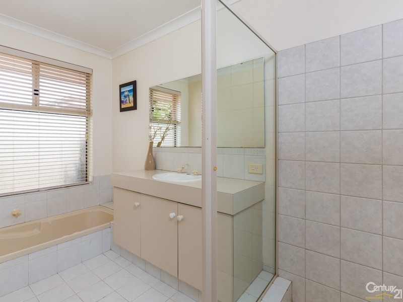 66 Flowerwood Way, Huntingdale WA 6110