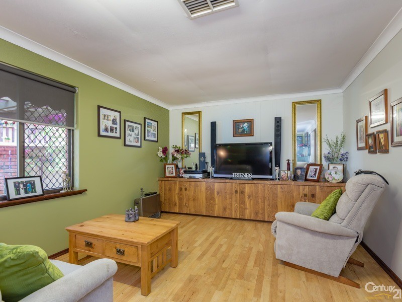 24 Merino Court, Thornlie WA 6108