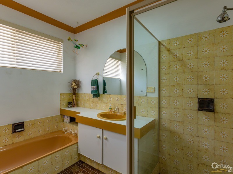 24 Merino Court, Thornlie WA 6108