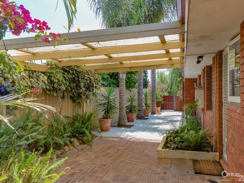 24 Merino Court, Thornlie WA 6108