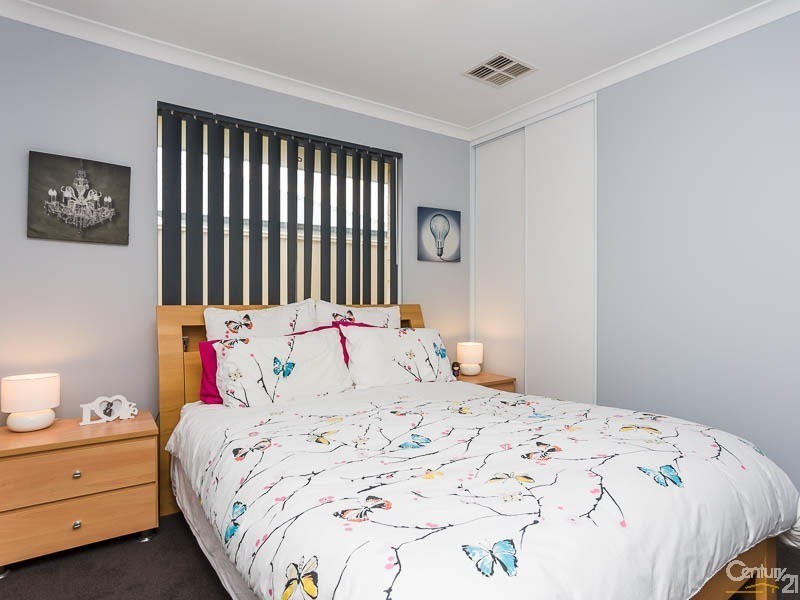 27 Kooya Way, Wattle Grove WA 6107