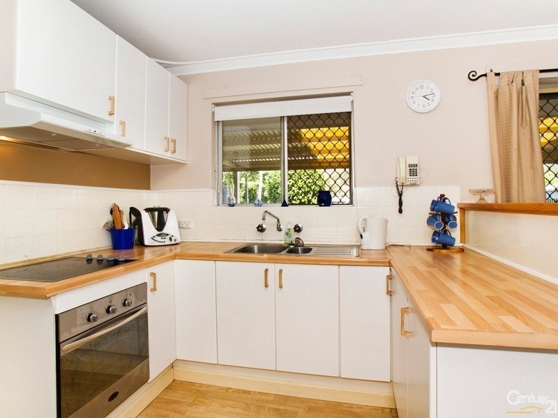 13 Mountain View, Kelmscott WA 6111