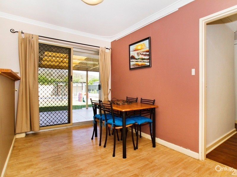 13 Mountain View, Kelmscott WA 6111