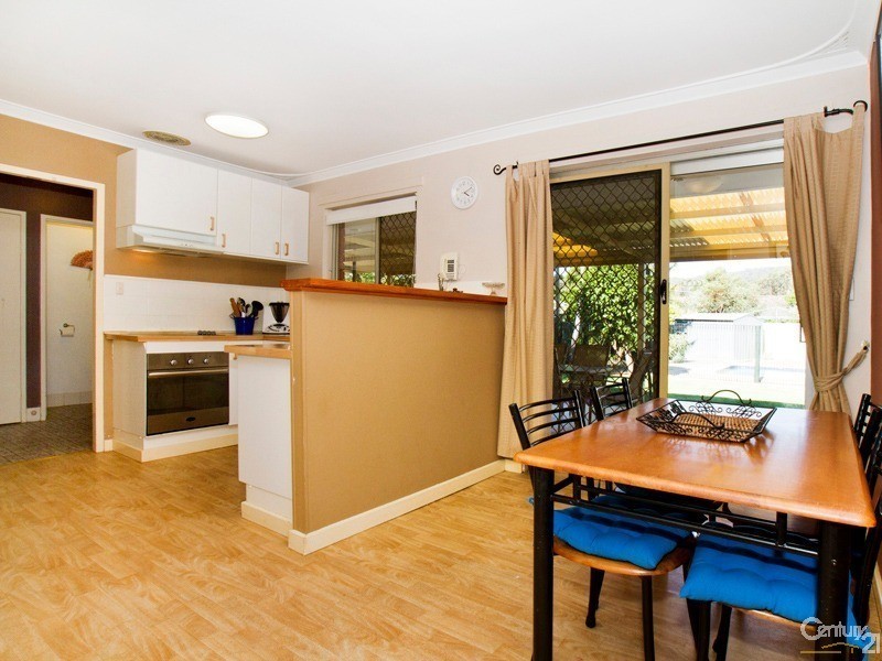 13 Mountain View, Kelmscott WA 6111