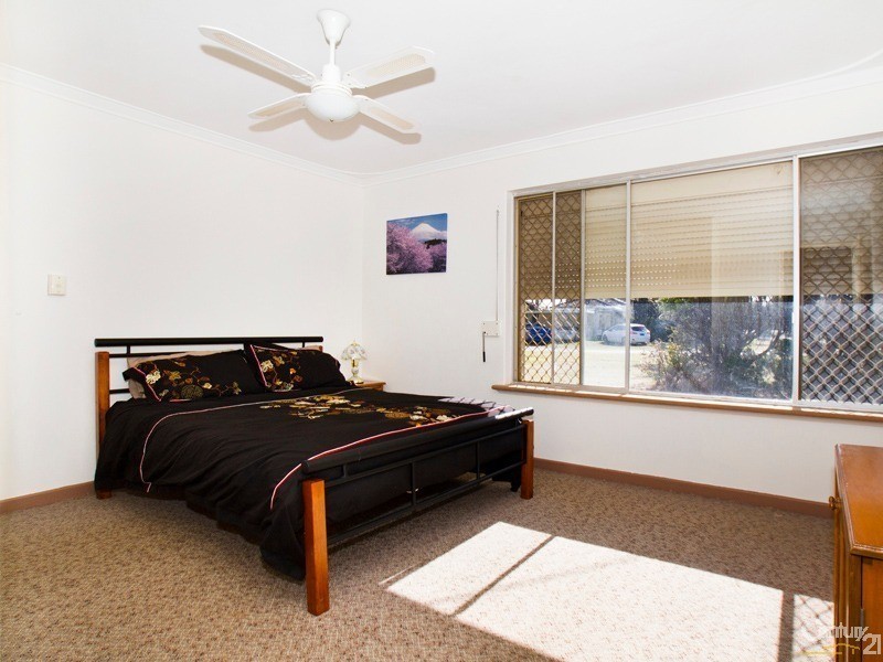 13 Mountain View, Kelmscott WA 6111