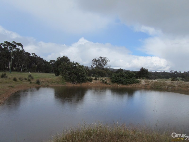 374 Chitty Road, Bakers Hill WA 6562