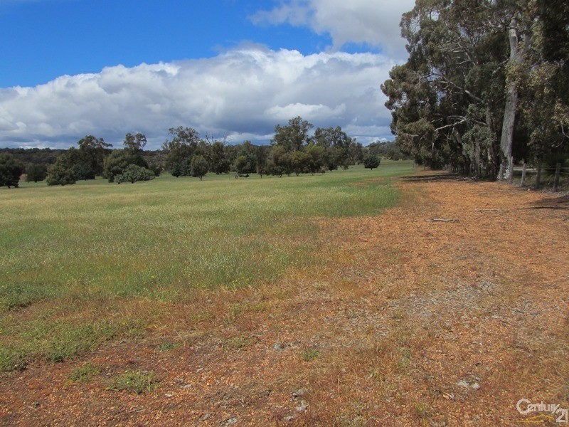 374 Chitty Road, Bakers Hill WA 6562