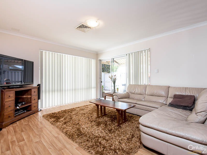 2/3 Bindoon Loop, Huntingdale WA 6110