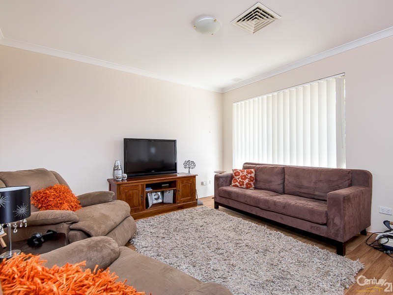2/3 Bindoon Loop, Huntingdale WA 6110