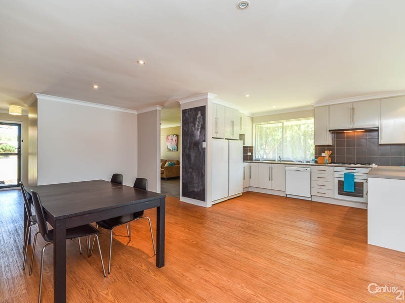 18 Bardwell Street, Thornlie WA 6108