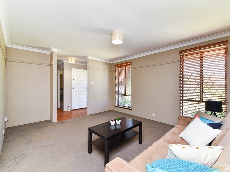 18 Bardwell Street, Thornlie WA 6108