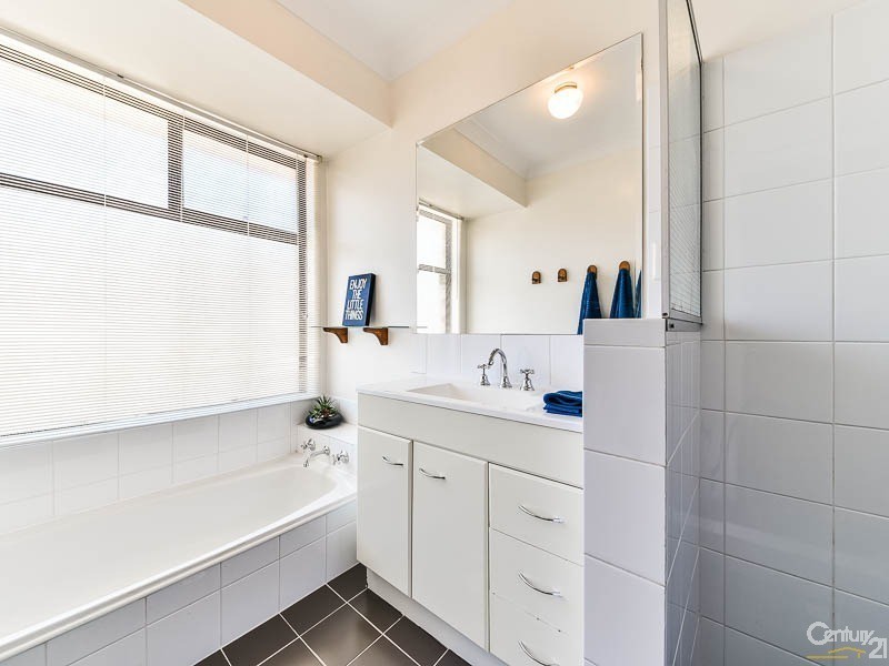 18 Bardwell Street, Thornlie WA 6108