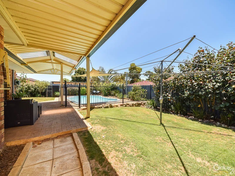 18 Bardwell Street, Thornlie WA 6108