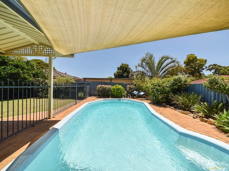 18 Bardwell Street, Thornlie WA 6108