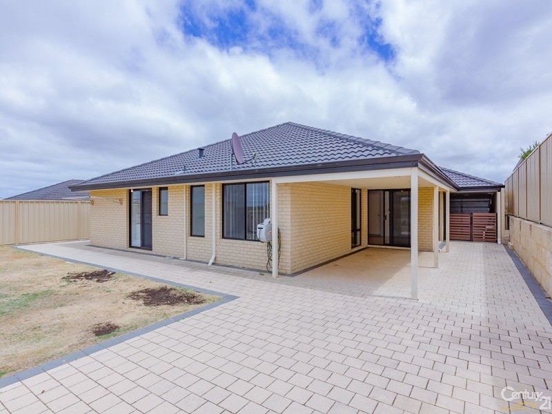 8 Featherstone Road, Orelia WA 6167