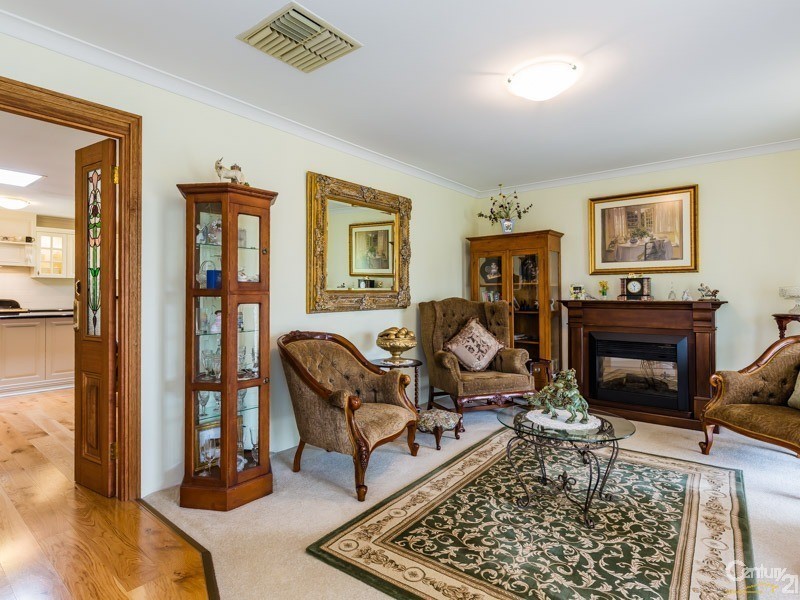 11 Murdoch Road, Thornlie WA 6108