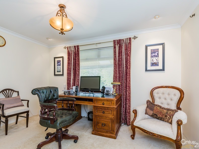 11 Murdoch Road, Thornlie WA 6108