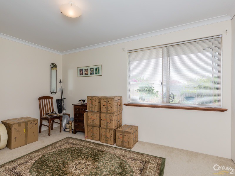 11 Murdoch Road, Thornlie WA 6108