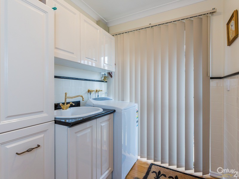 11 Murdoch Road, Thornlie WA 6108