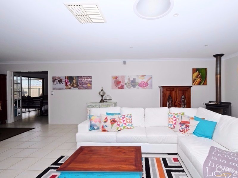 12 Oxburgh Link, Success WA 6164