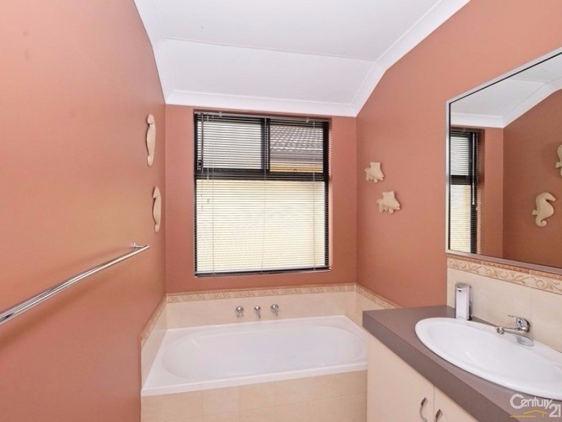 12 Oxburgh Link, Success WA 6164