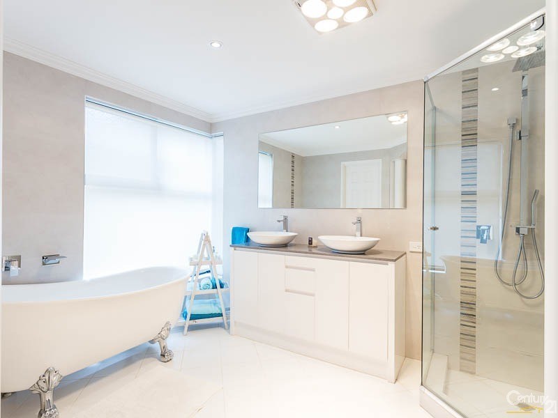 8 Bennett Drive, Canning Vale WA 6155