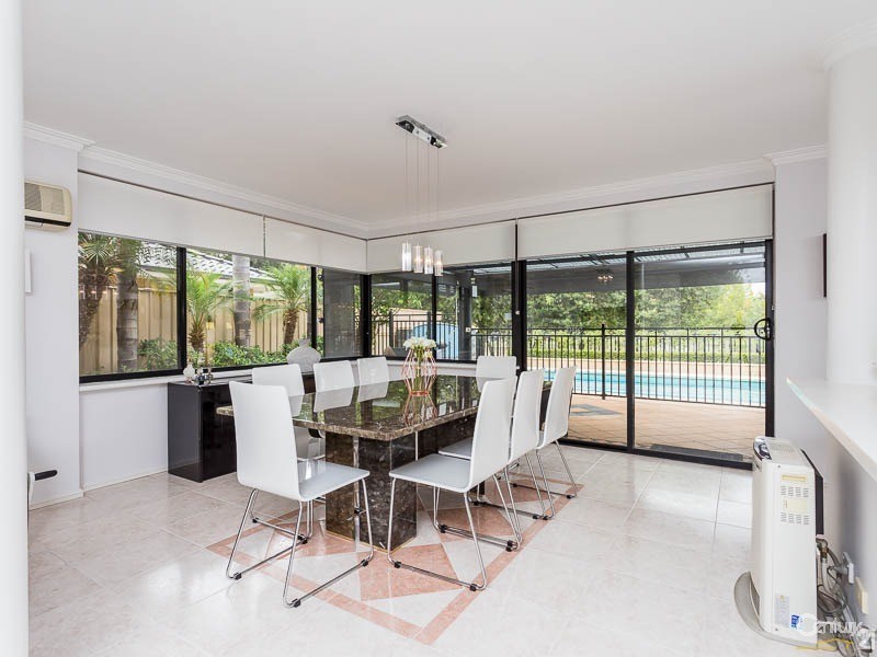 8 Bennett Drive, Canning Vale WA 6155