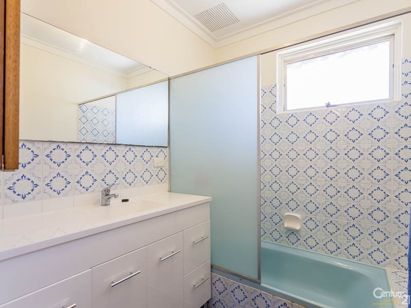 14 Jacobsen Way, Thornlie WA 6108