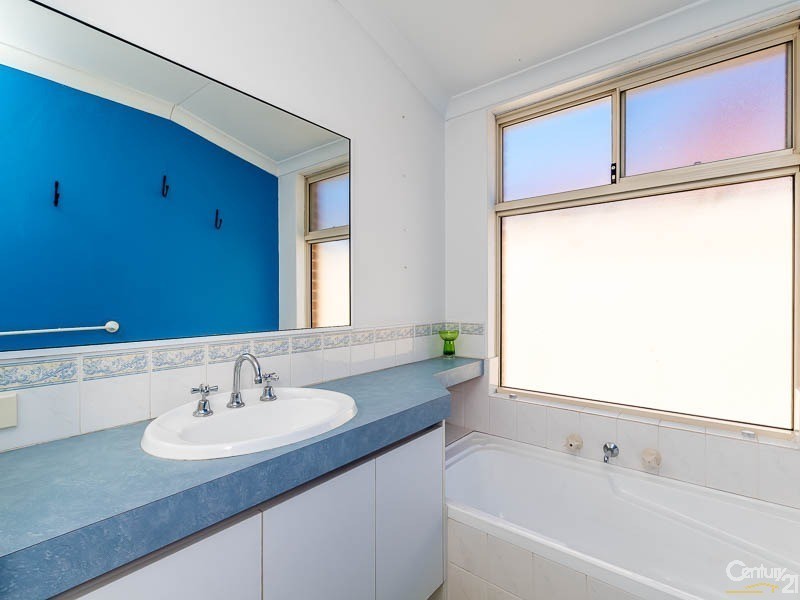 14 Cayman Place, Kenwick WA 6107