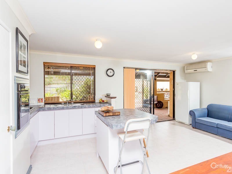10 Baningan Avenue, Success WA 6164