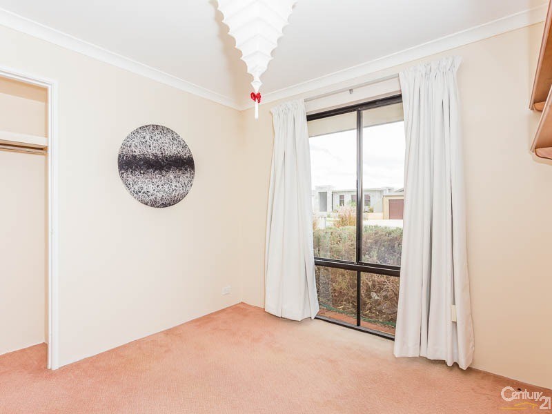 10 Baningan Avenue, Success WA 6164