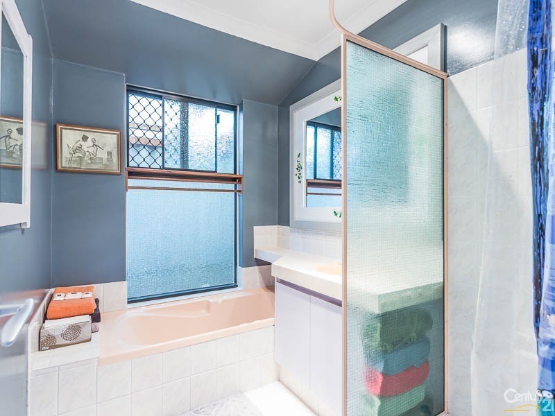 10 Baningan Avenue, Success WA 6164