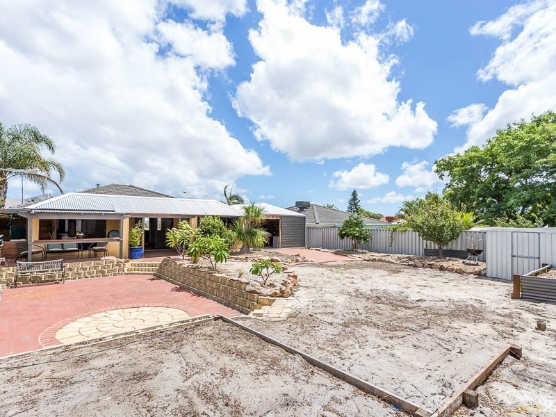 10 Baningan Avenue, Success WA 6164