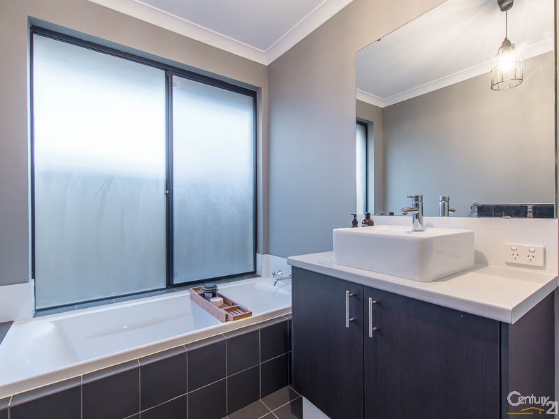 50 Vanderlin Crescent, Ridgewood WA 6030