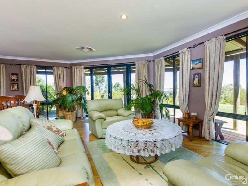 99 Wowra Drive, Gingin WA 6503