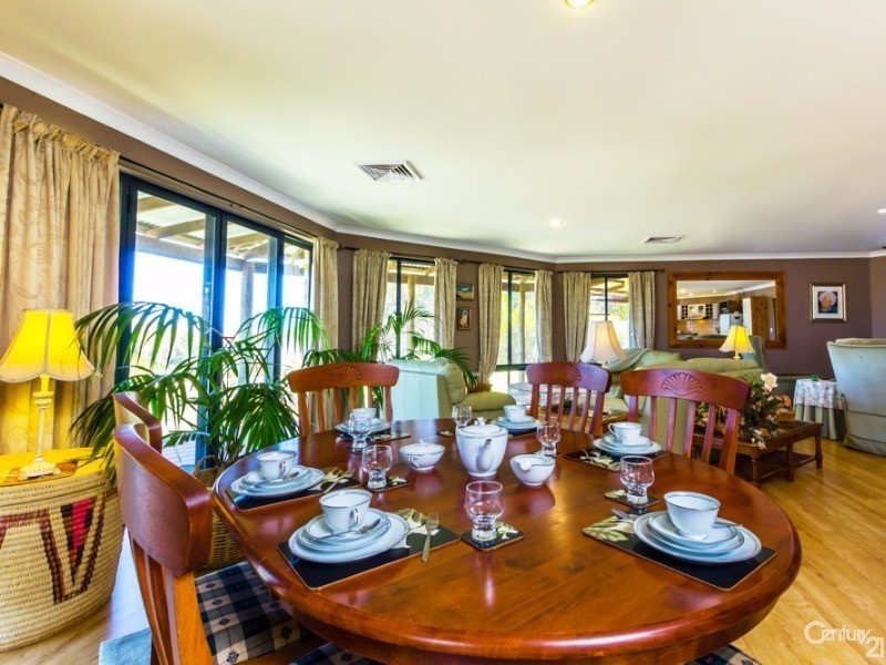 99 Wowra Drive, Gingin WA 6503