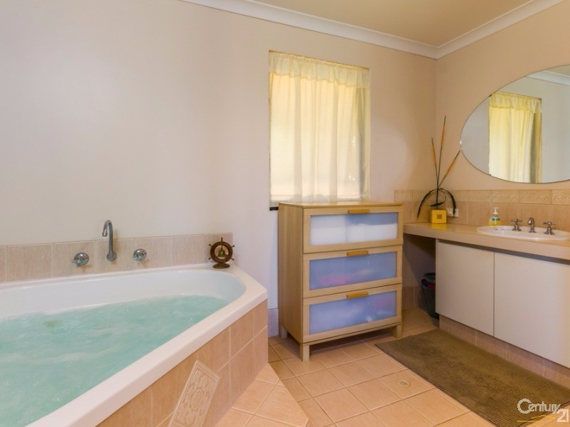 99 Wowra Drive, Gingin WA 6503
