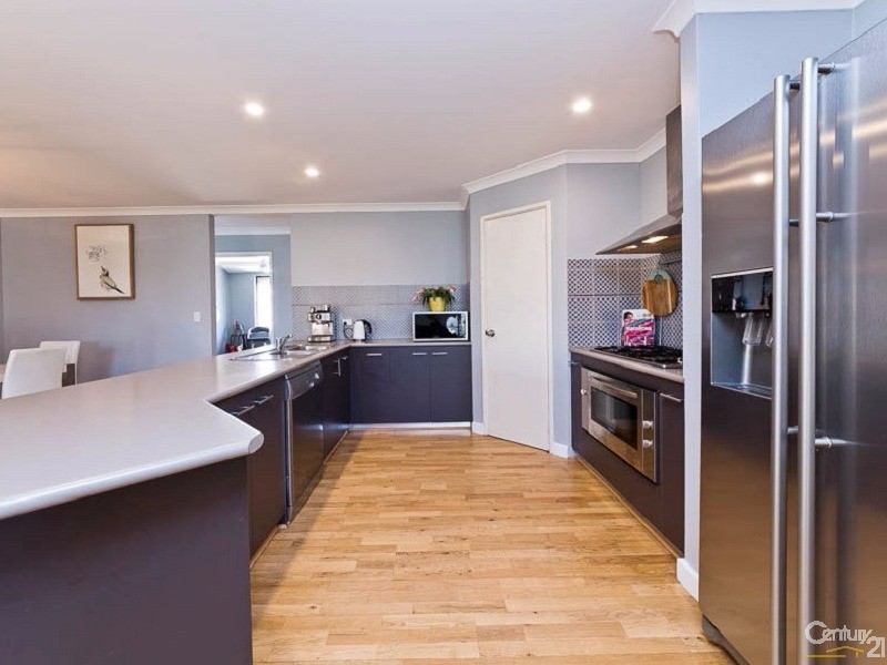 1 McKenzie Corner, Bertram WA 6167