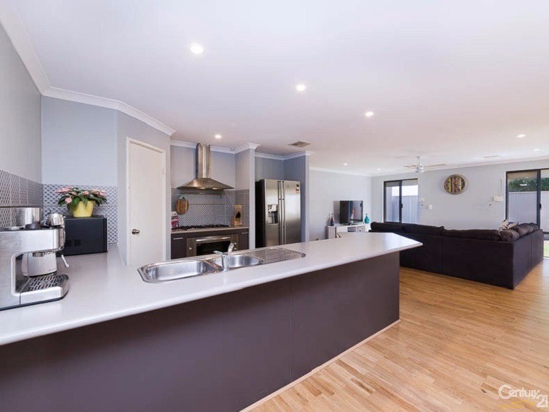 1 McKenzie Corner, Bertram WA 6167