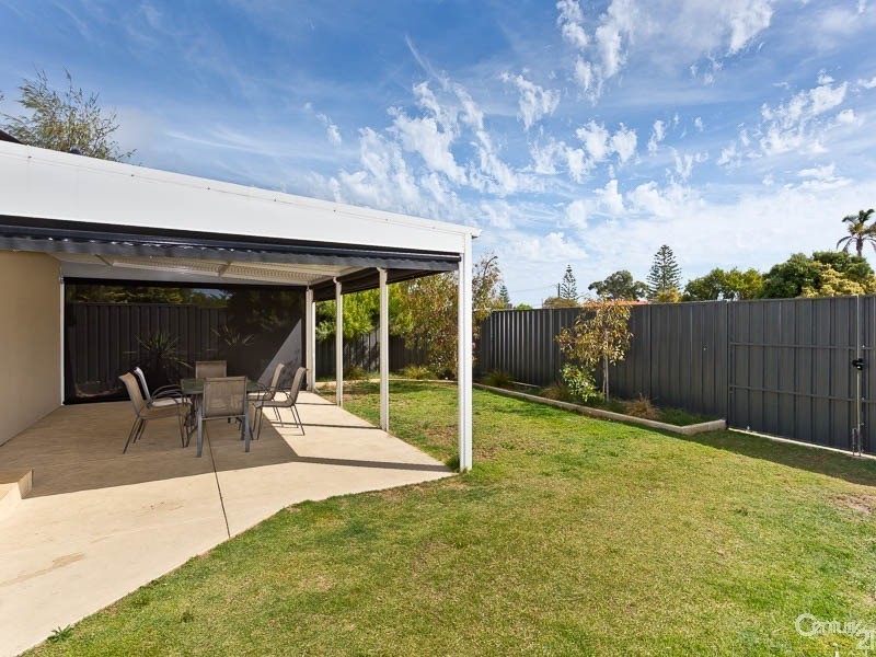18 Recreation Drive, Shoalwater WA 6169