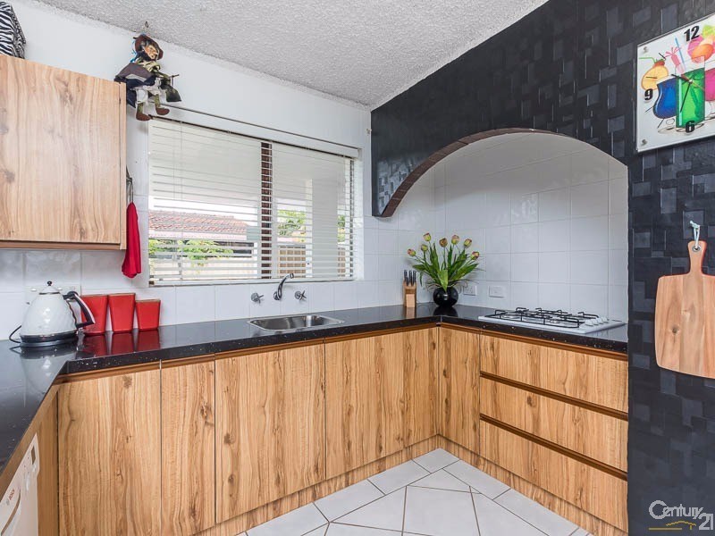 9 Camborne Way, Thornlie WA 6108