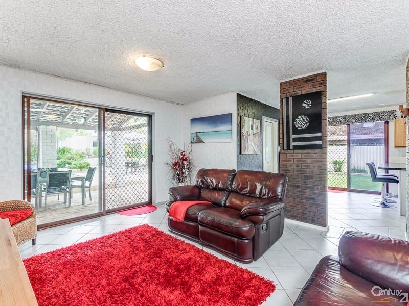 9 Camborne Way, Thornlie WA 6108