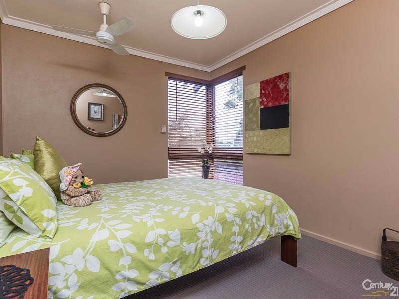 9 Camborne Way, Thornlie WA 6108