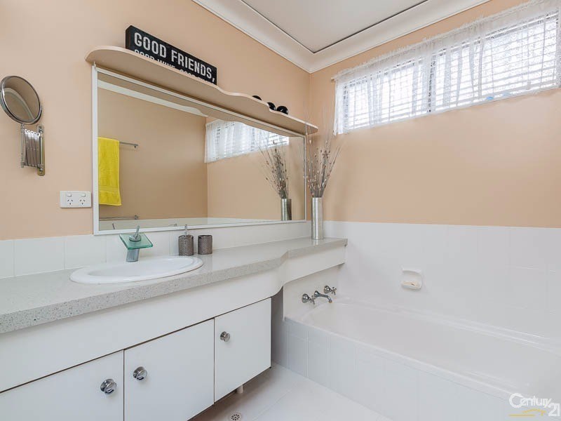 9 Camborne Way, Thornlie WA 6108